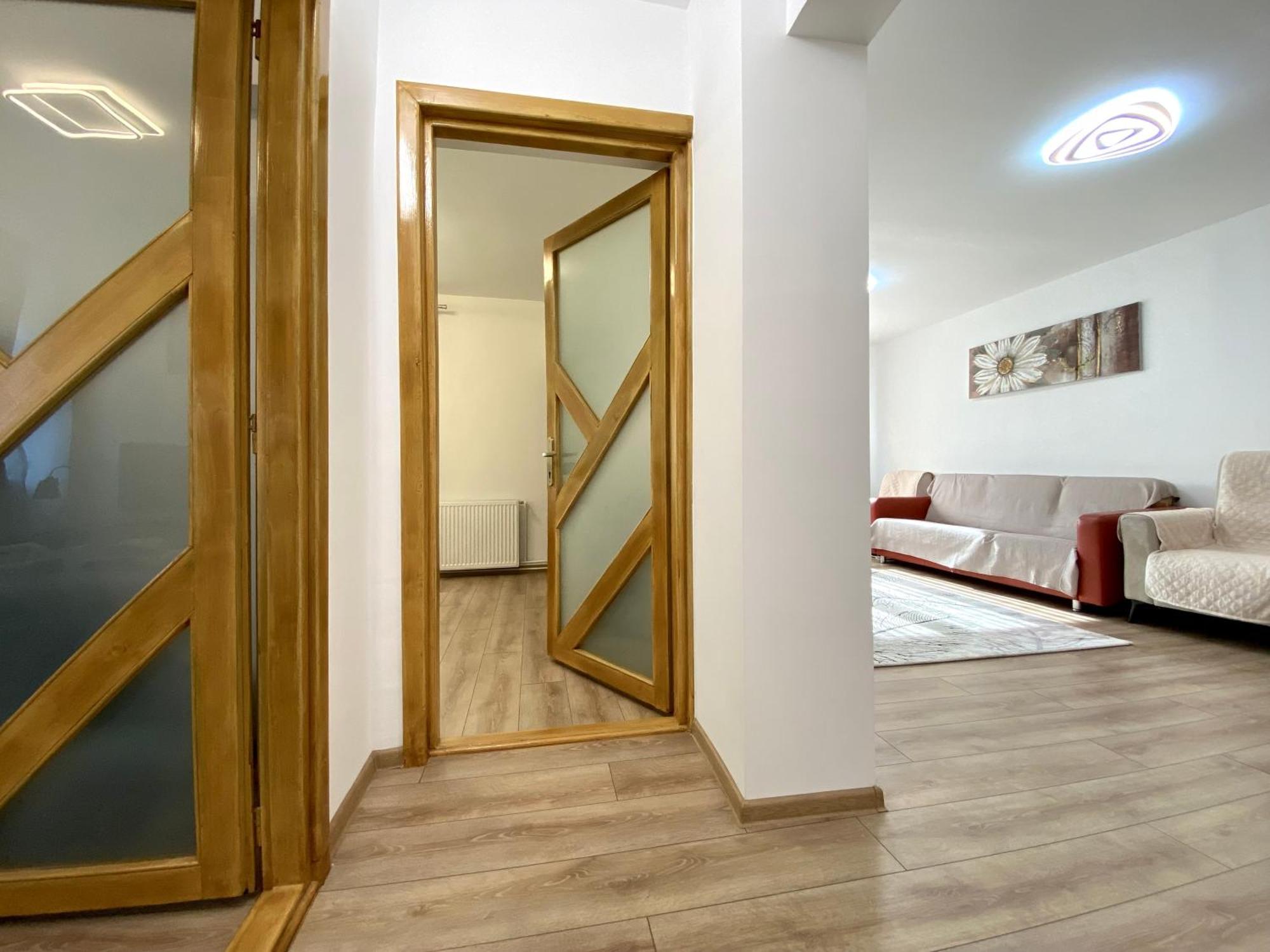 Kronstadt Apartment - Pet Friendly Brasov Exterior photo